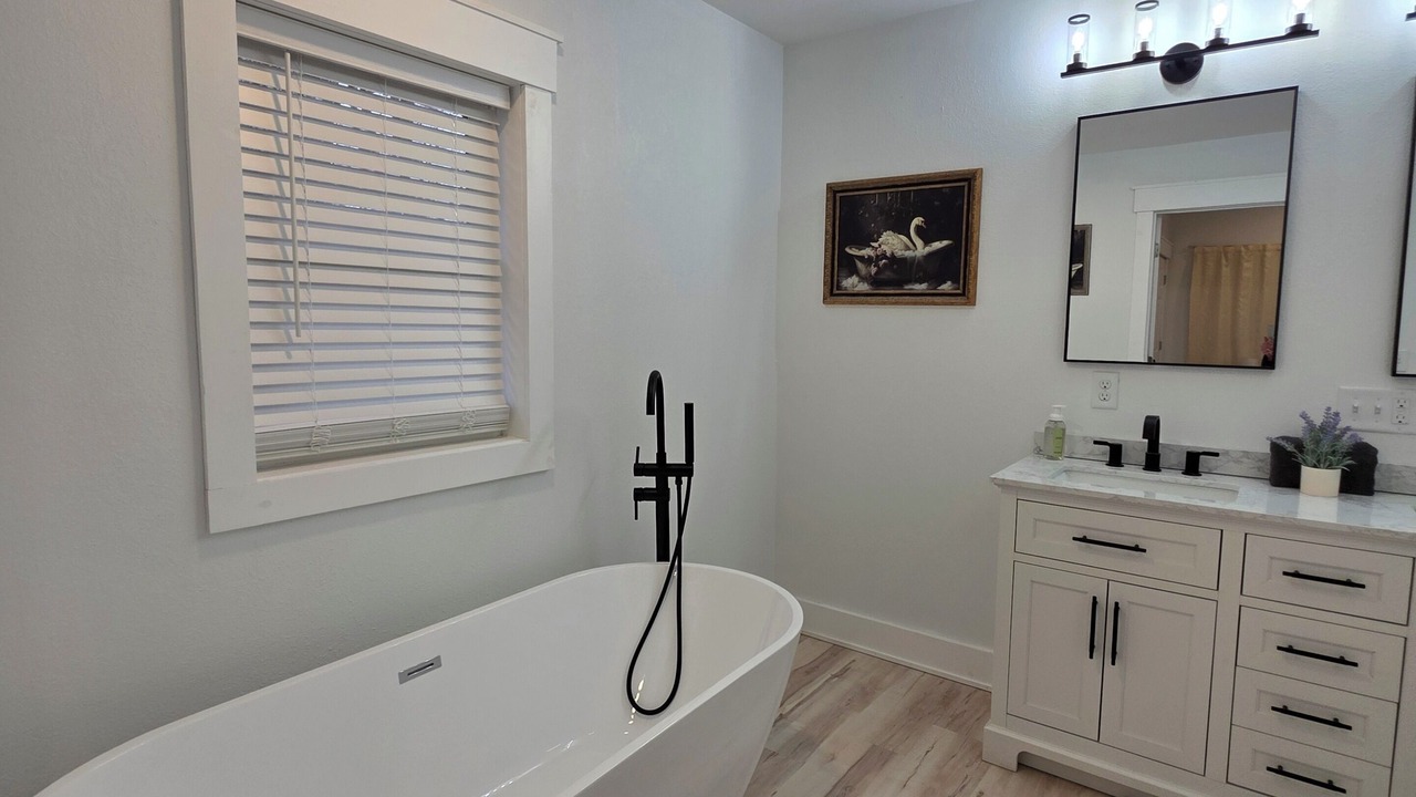 Photo of Bathroom in Ventura
