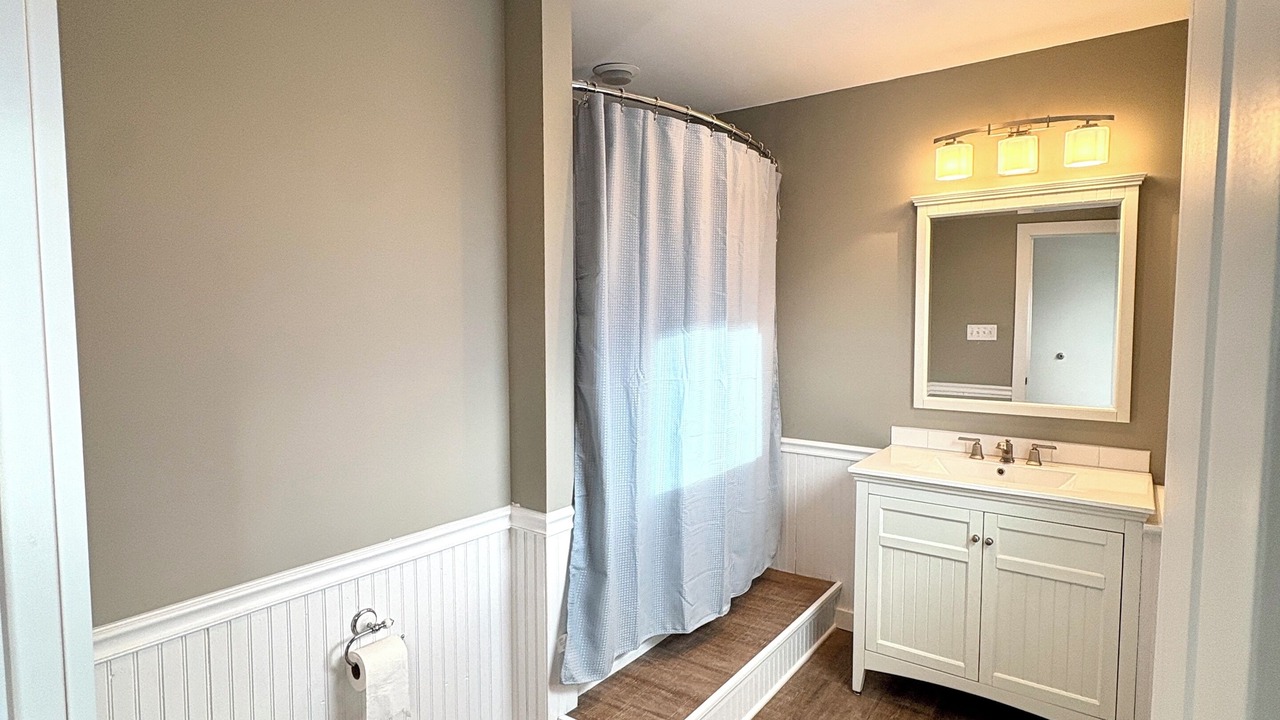 Photo of Bathroom in Beach Haven West