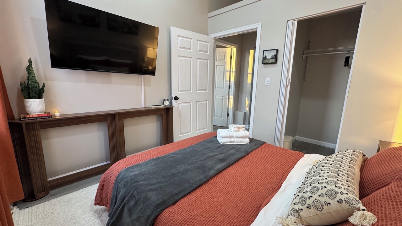 Photo of Bedroom in Deepwater