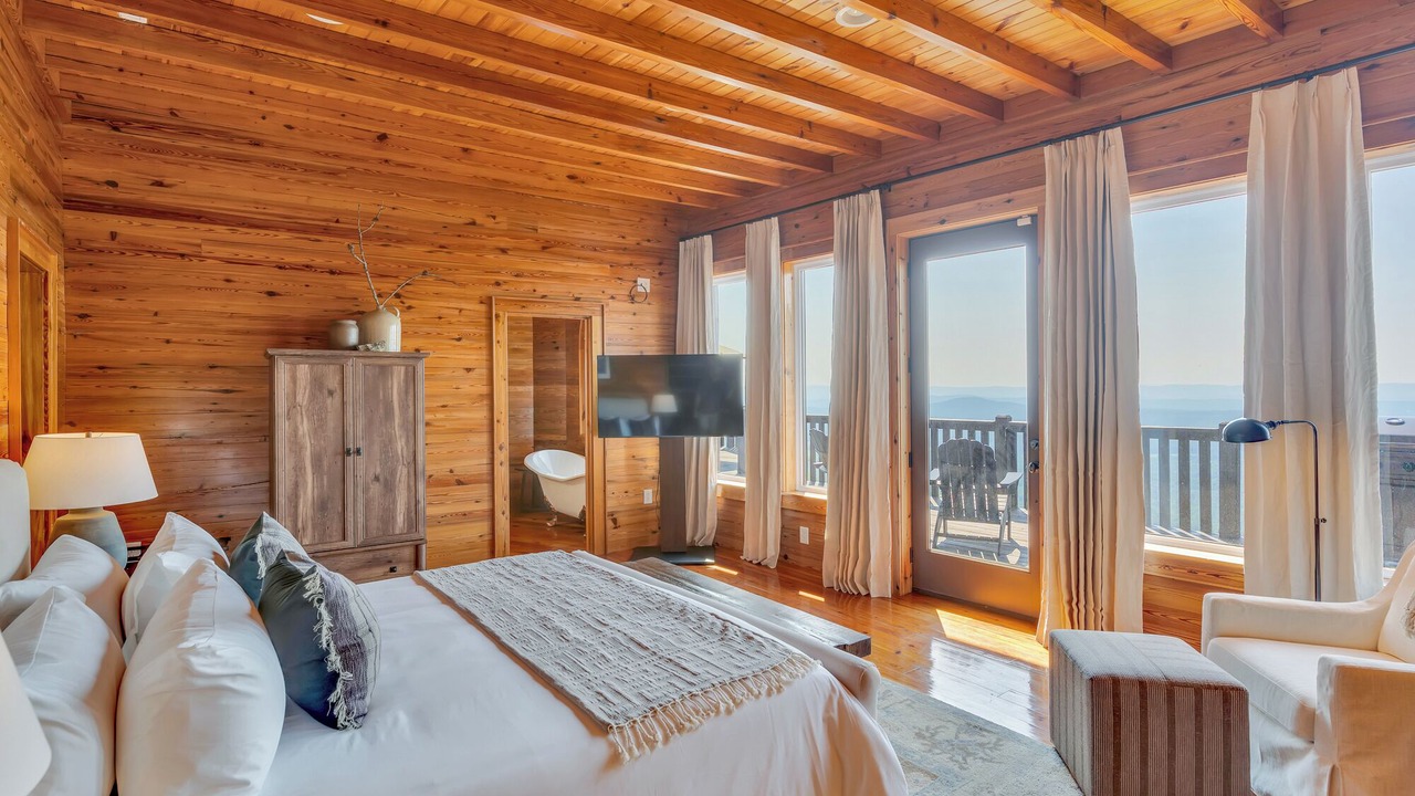 Photo of Bedroom in Menlo