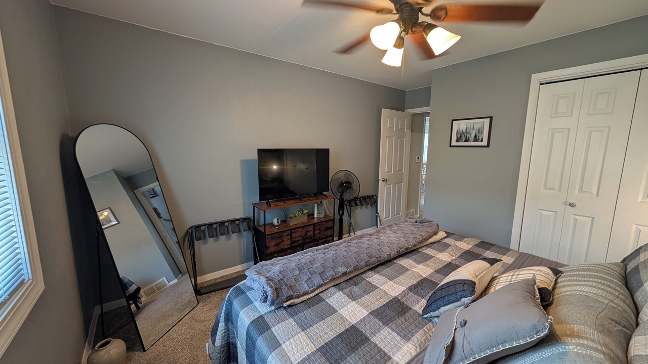 Photo of Bedroom in Clear Lake