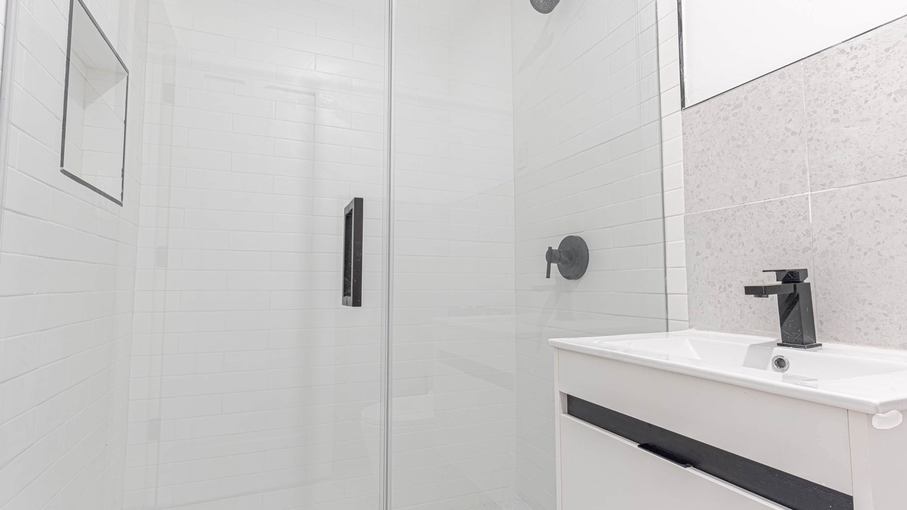 Photo of Bathroom in Bushwick