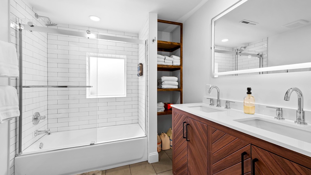 Photo of Bathroom in Inner Harbor