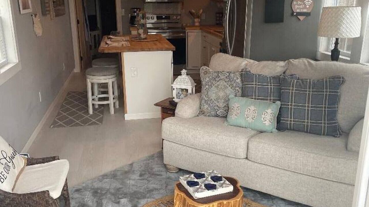Photo of Livingroom in Madisonville