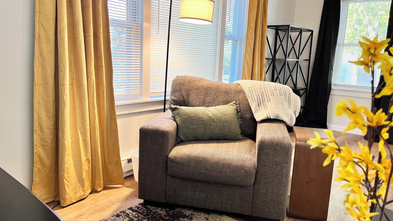 Photo of Livingroom in Kirksville