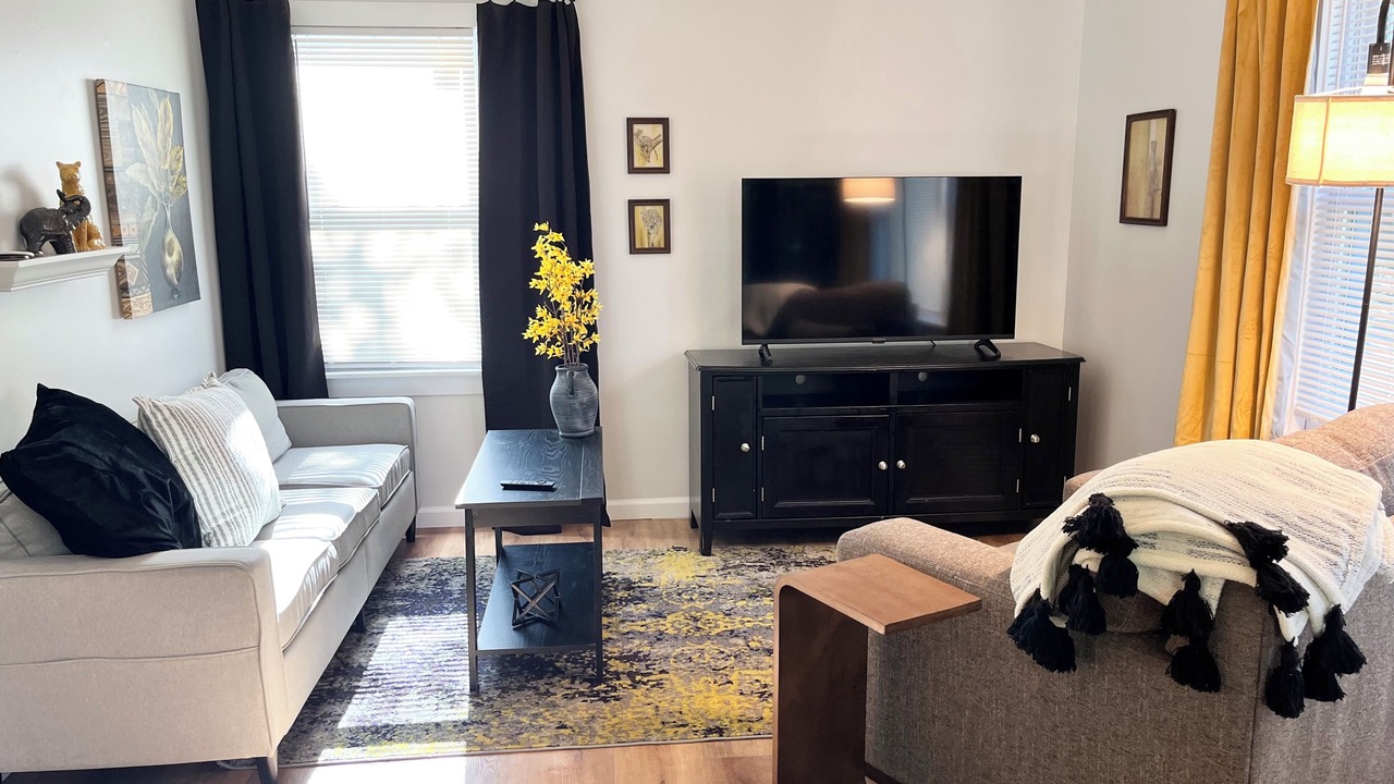 Photo of Livingroom in Kirksville