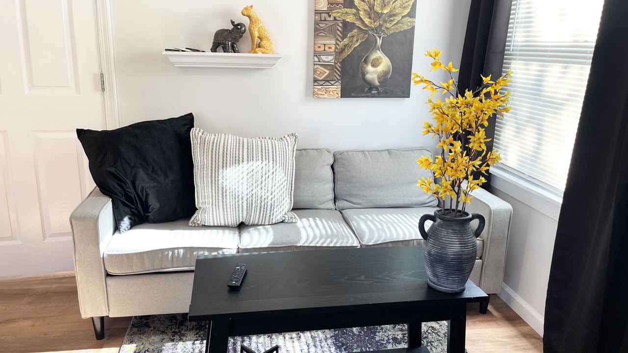 Photo of Livingroom in Kirksville