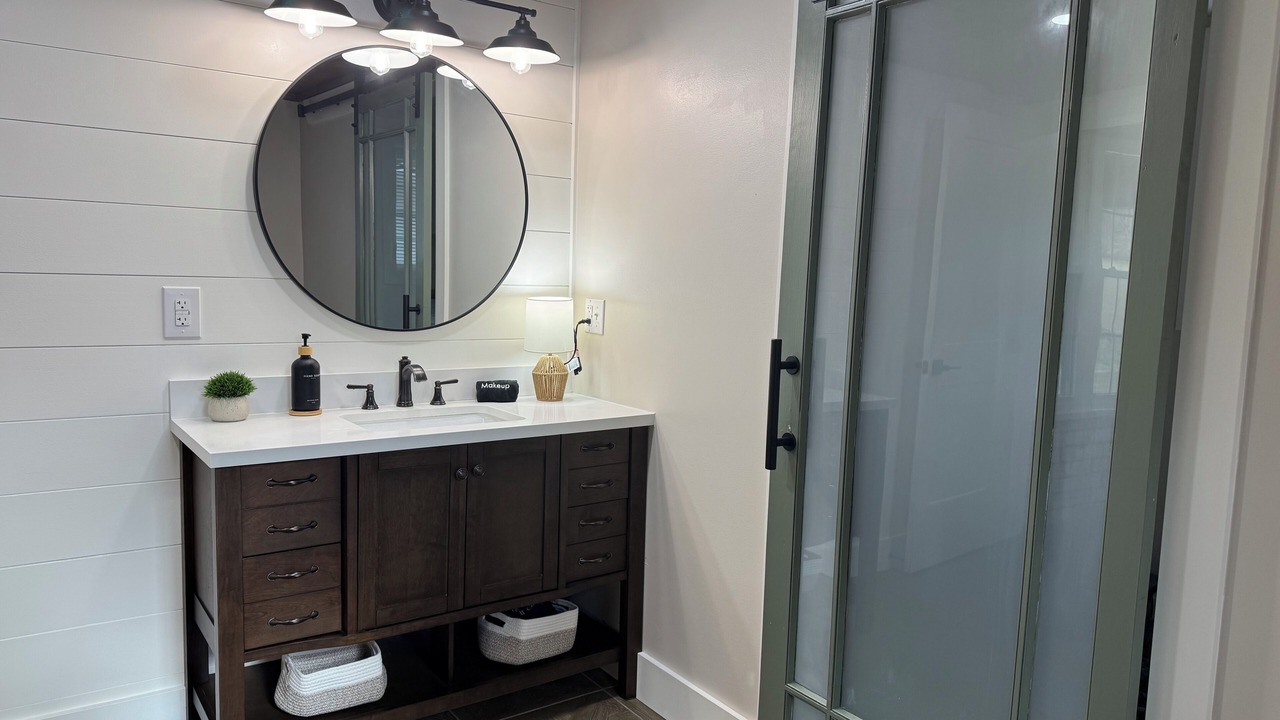 Photo of Bathroom in Butler