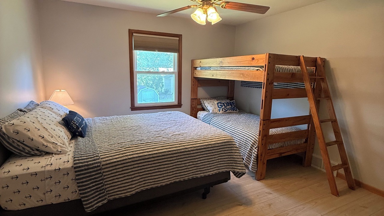 Photo of Bedroom in Clear Lake
