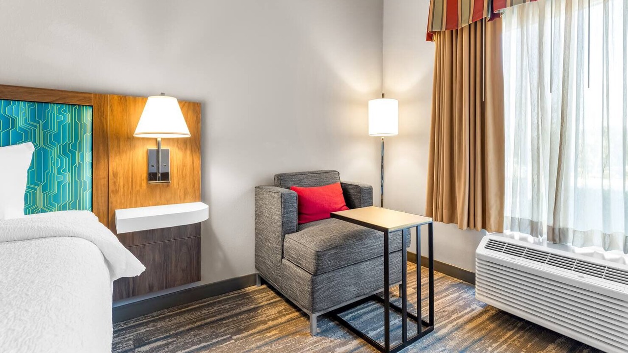 Photo of Bedroom in Guntersville