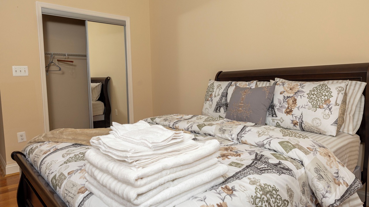 Photo of Bedroom in Downtown Baltimore