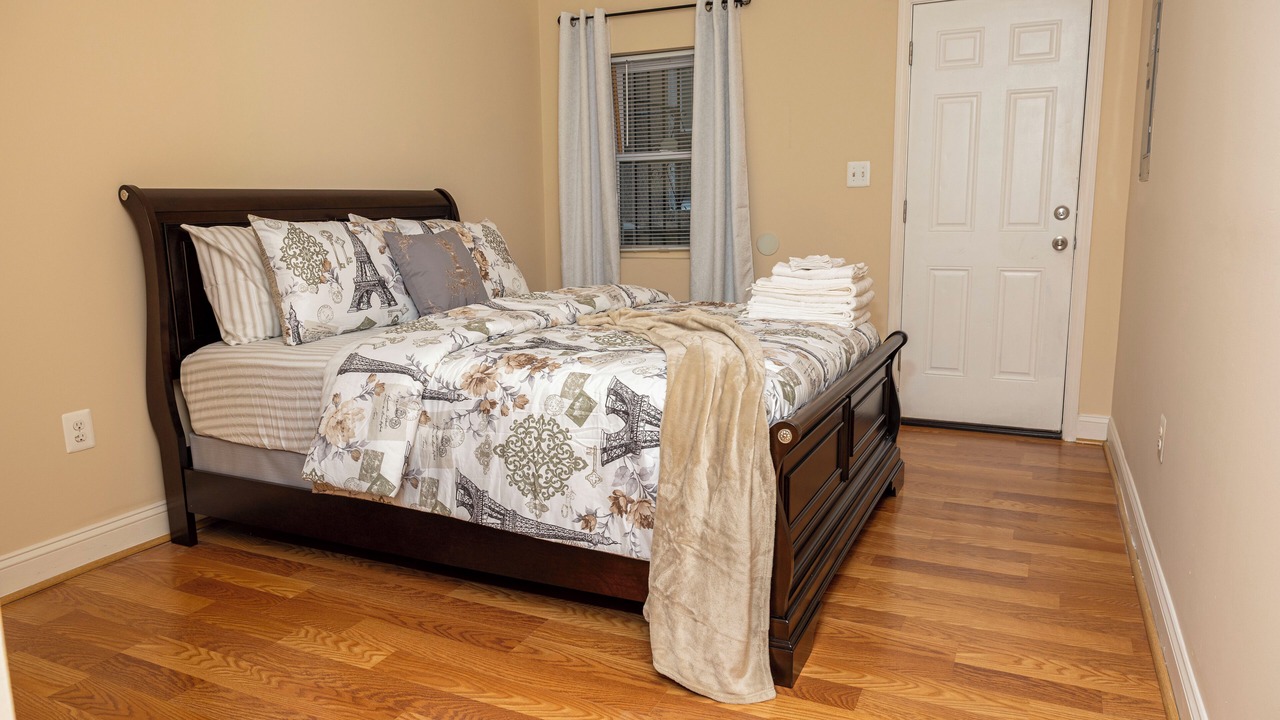 Photo of Bedroom in Downtown Baltimore