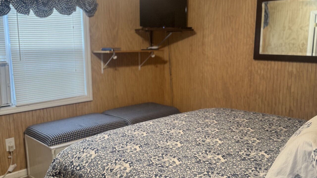 Photo of Bedroom in Cedar Bluff