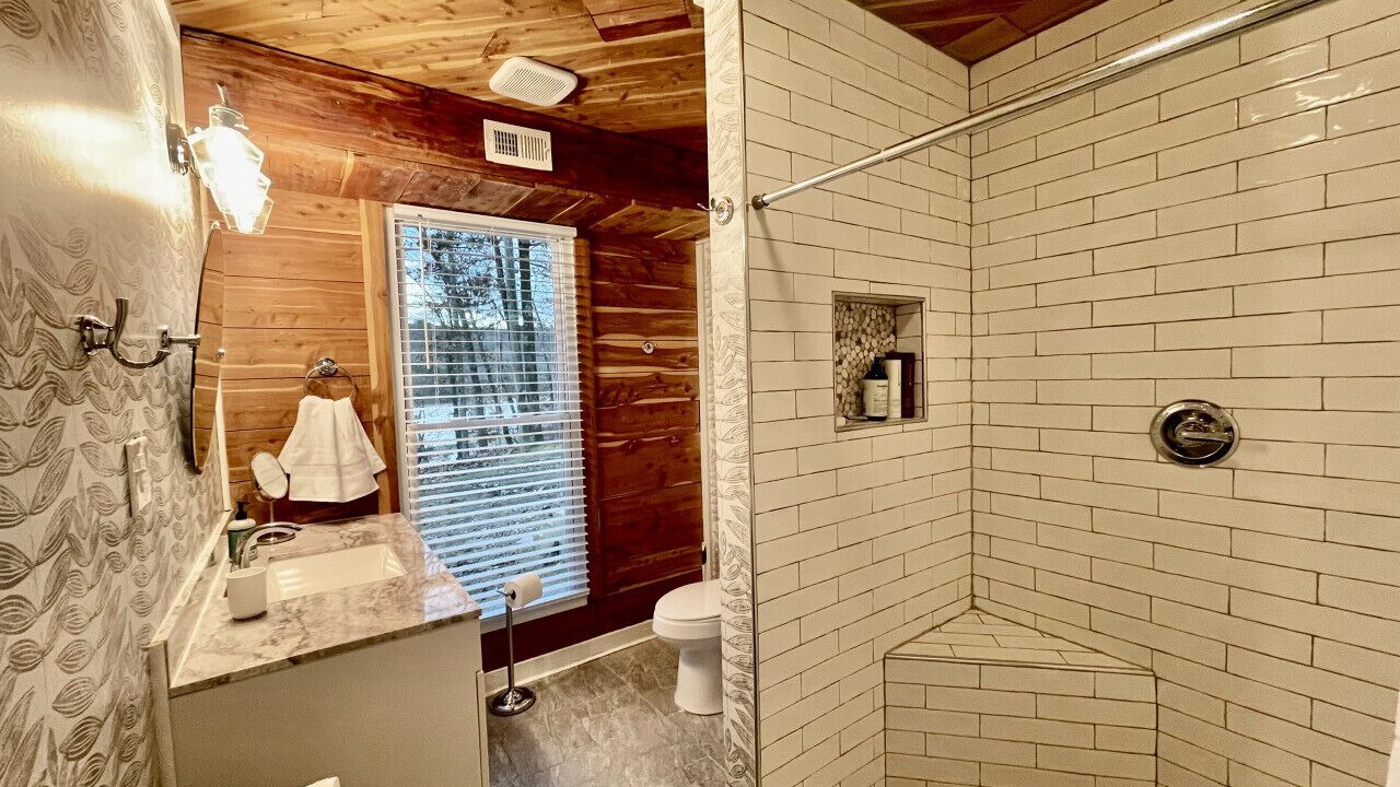 Photo of Bathroom in Cedar Bluff