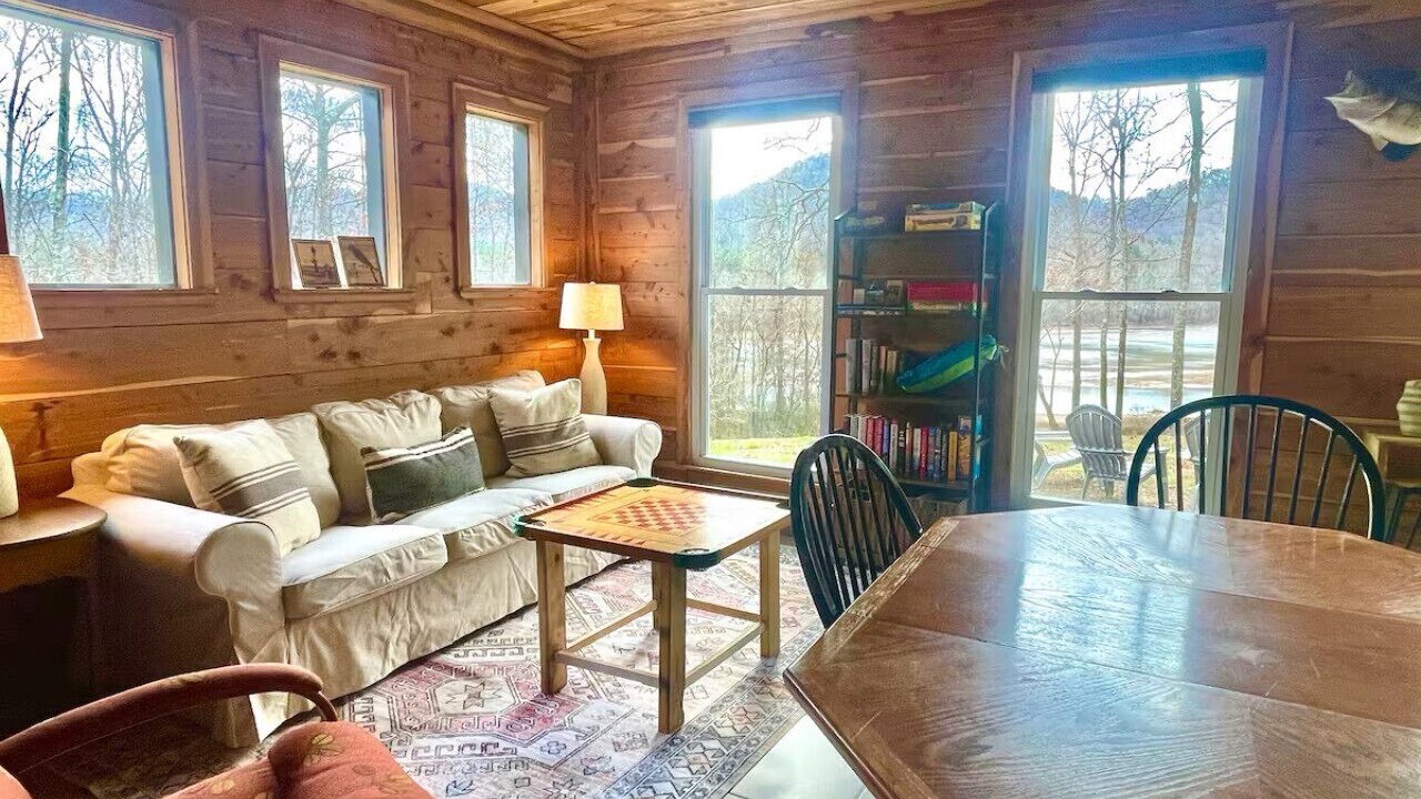 Photo of Livingroom in Cedar Bluff