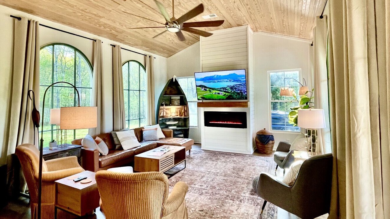 Photo of Livingroom in Cedar Bluff