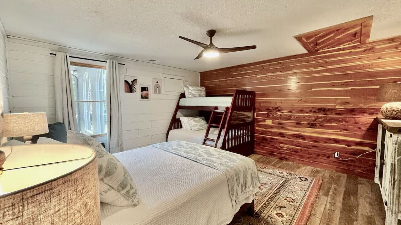 Photo of Bedroom in Cedar Bluff