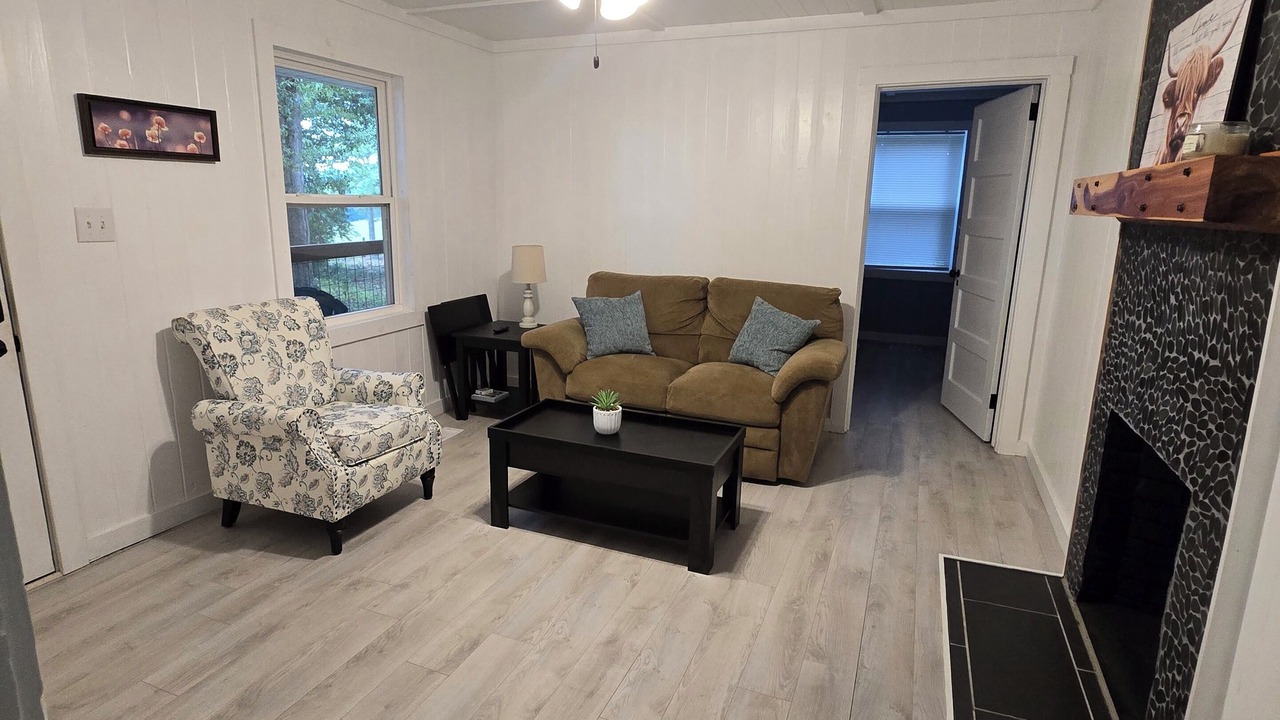 Photo of Livingroom in Newell