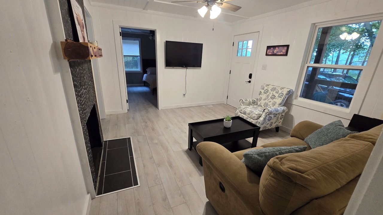 Photo of Livingroom in Newell