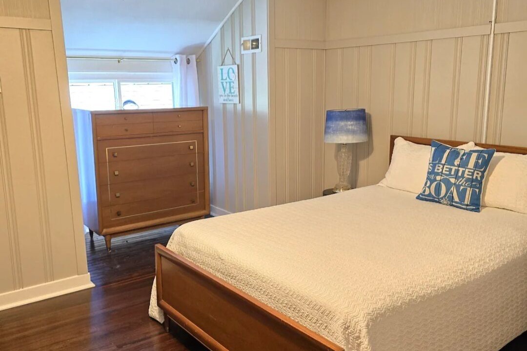 Photo of Bedroom in Fox Lake