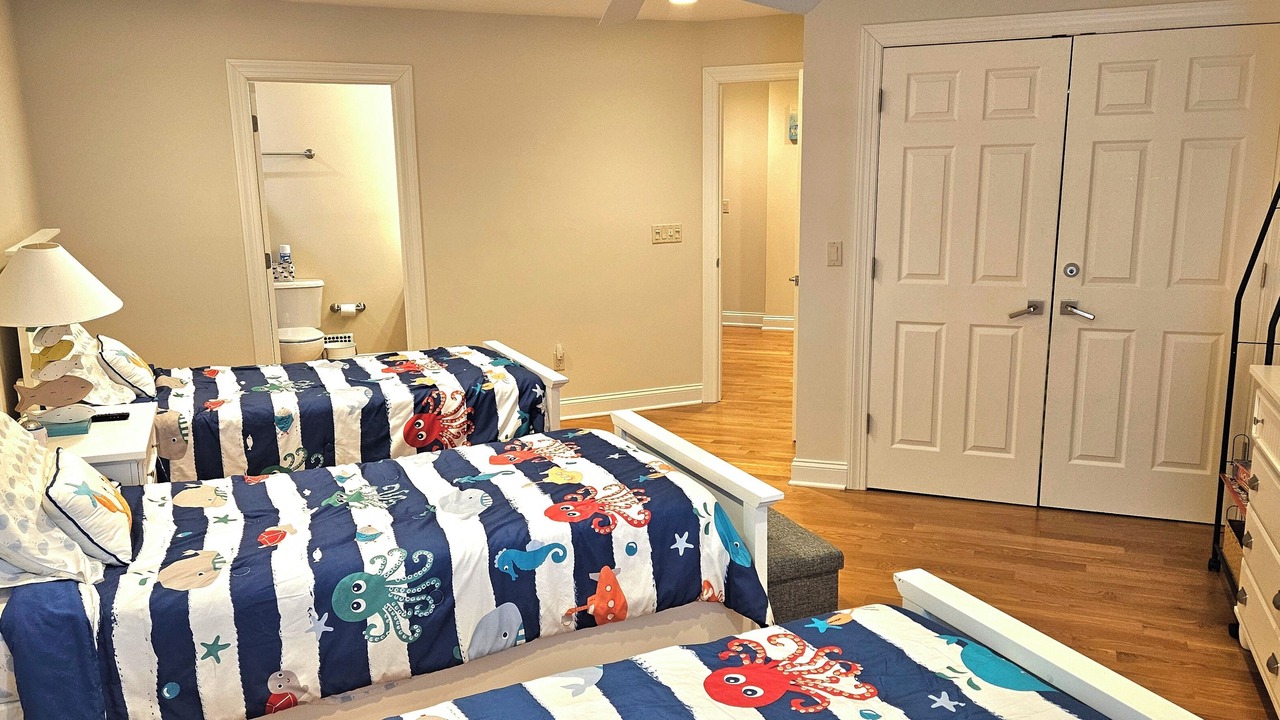 Photo of Bedroom in Seaside Heights