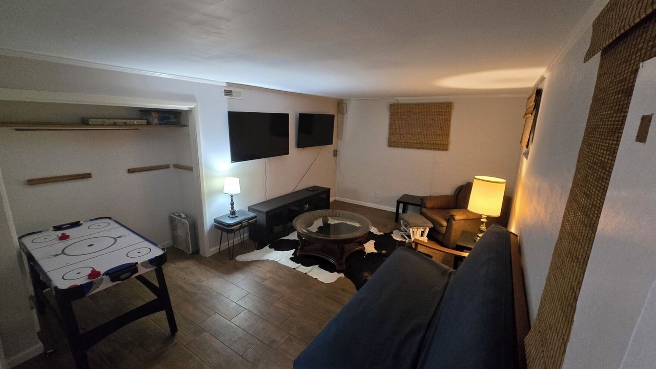 Photo of Livingroom in Kingston