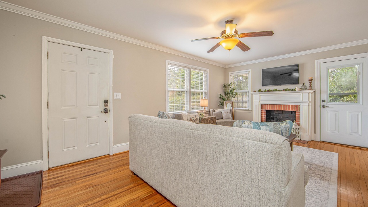Photo of Livingroom in Terry Sanford