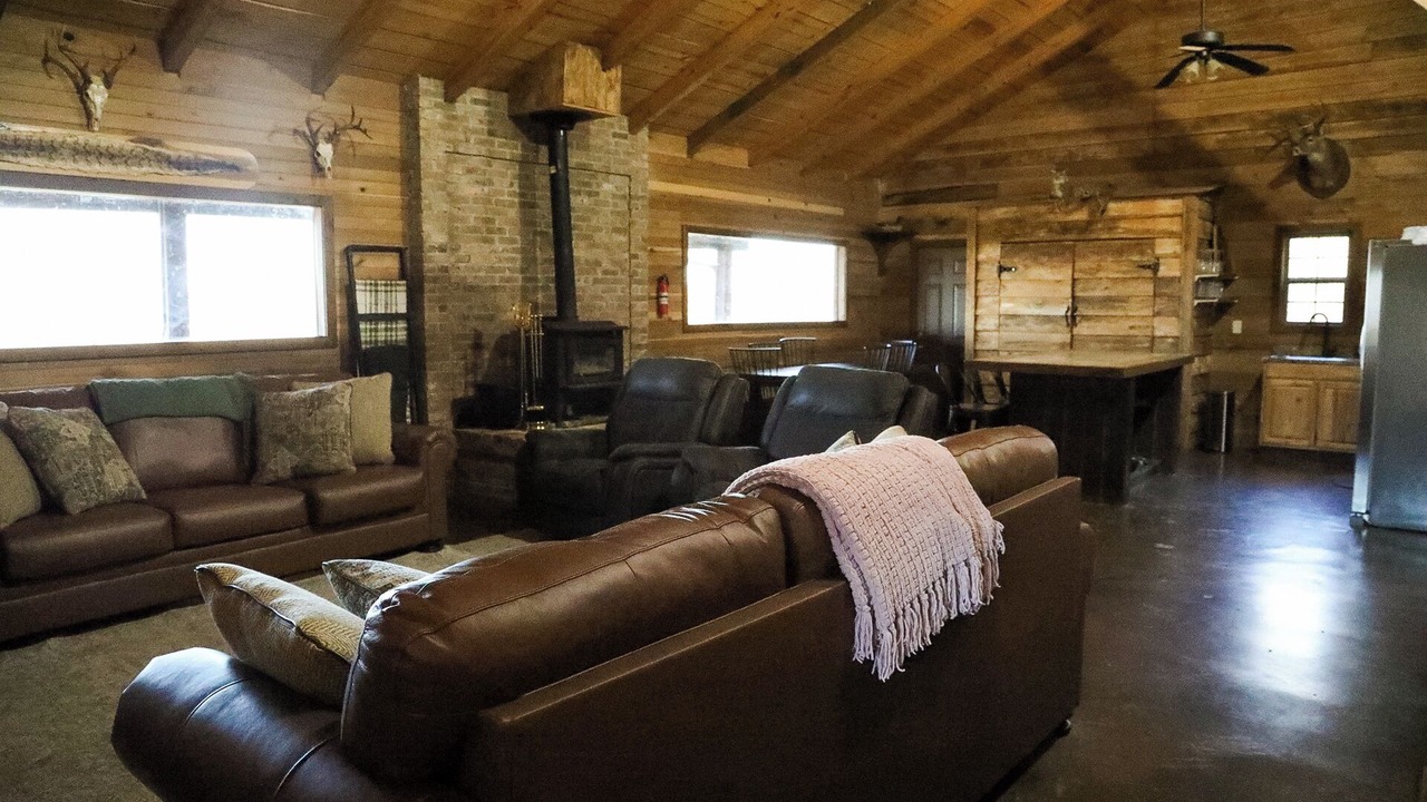 Photo of Livingroom in Reece City