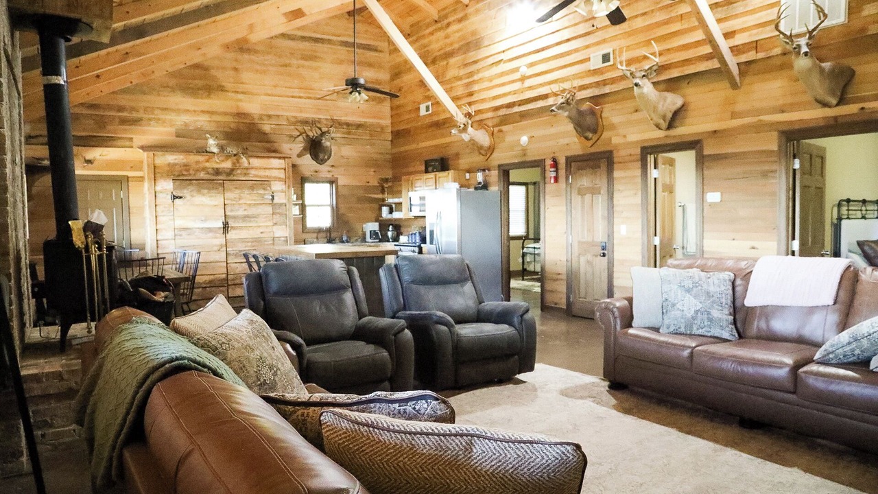 Photo of Livingroom in Reece City
