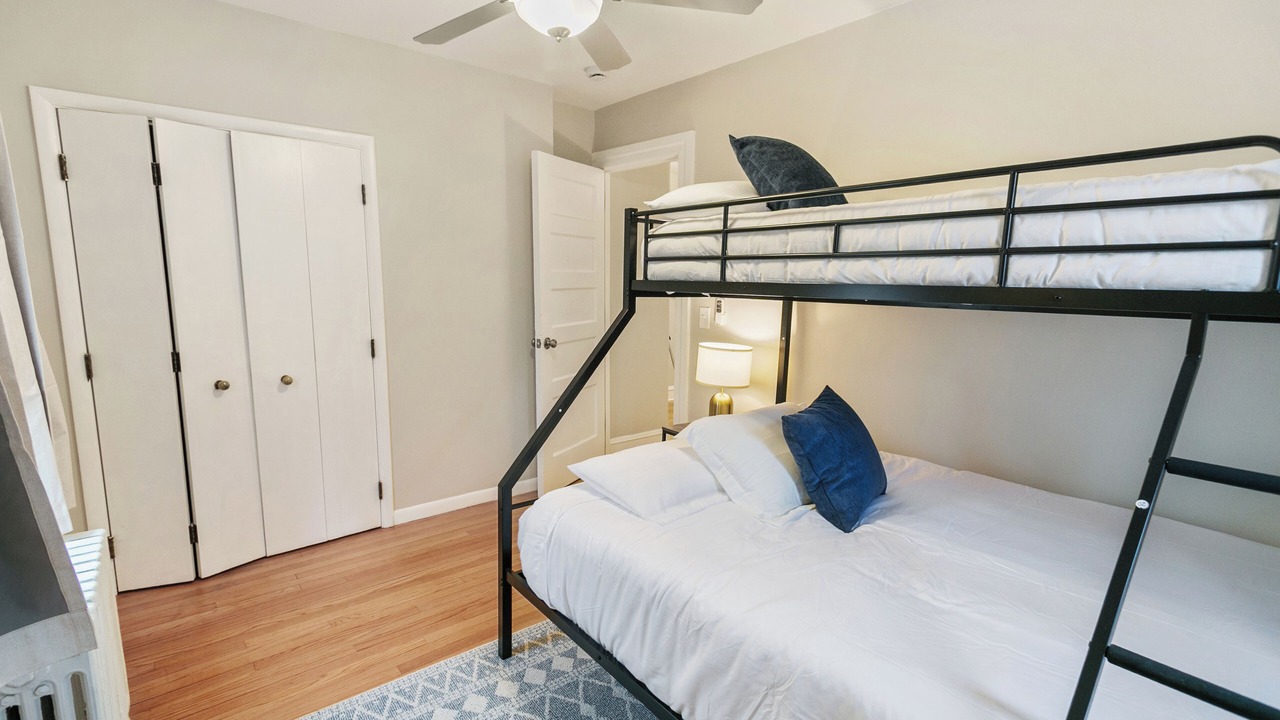 Photo of Bedroom in Highwood