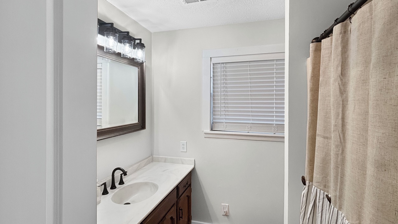 Photo of Bathroom in Scottsboro