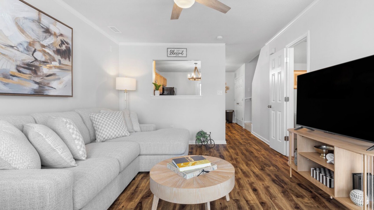 Photo of Livingroom in Jacksonville
