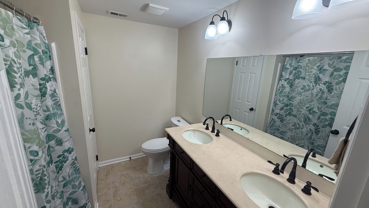 Photo of Bathroom in Bluemont