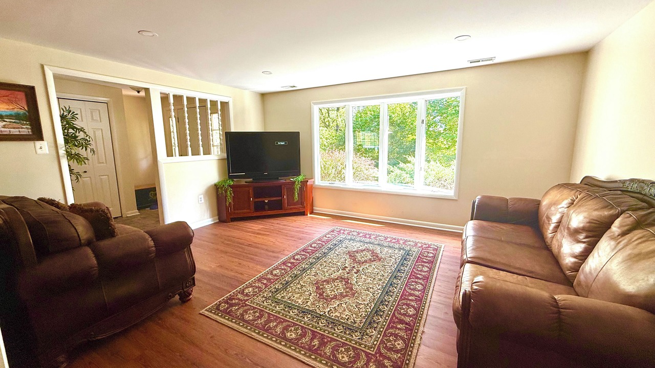 Photo of Livingroom in Bluemont