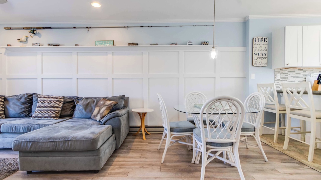 Photo of Livingroom in Heron Harbour Isle