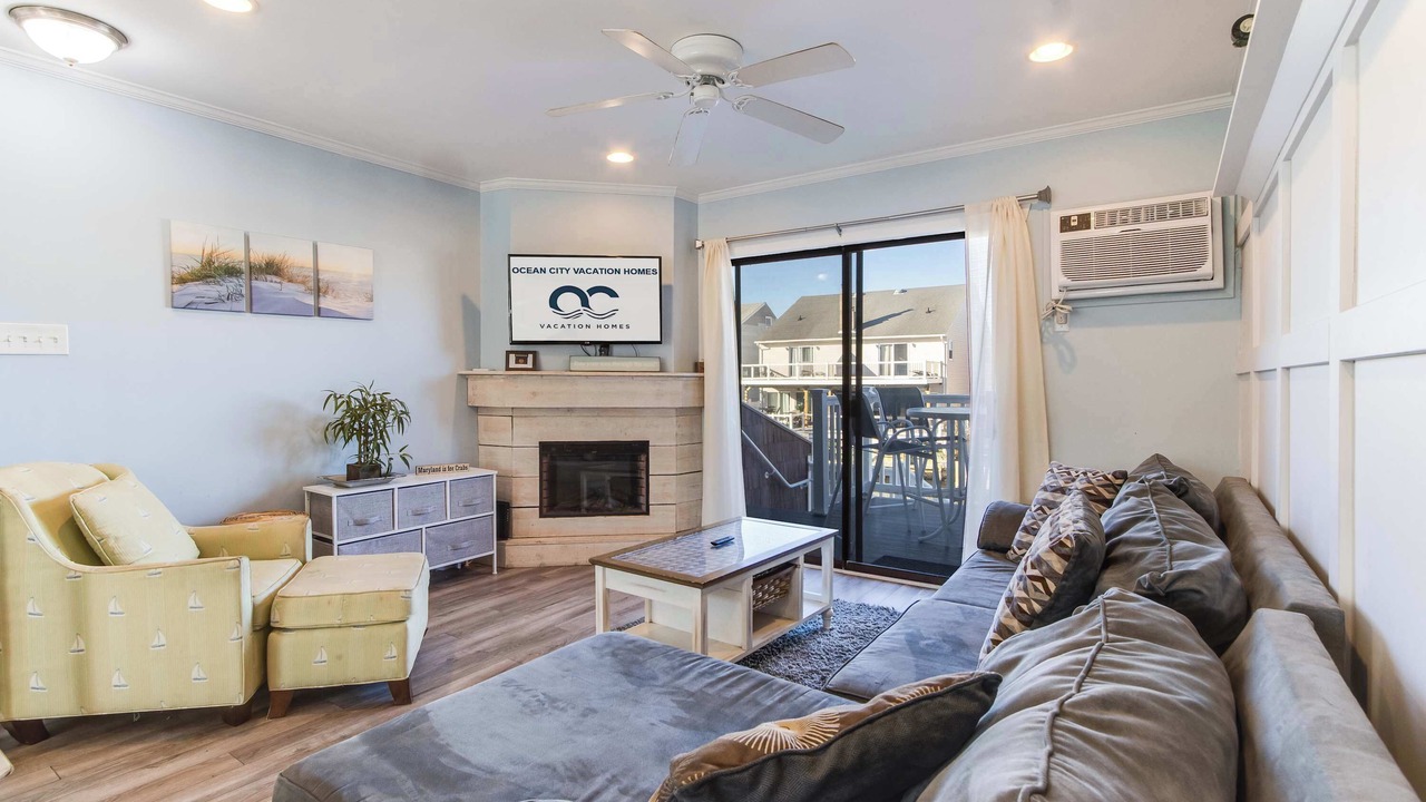 Photo of Livingroom in Heron Harbour Isle