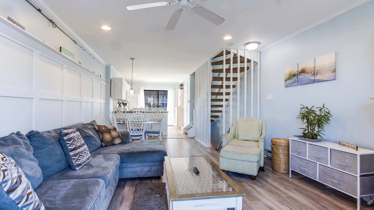Photo of Livingroom in Heron Harbour Isle