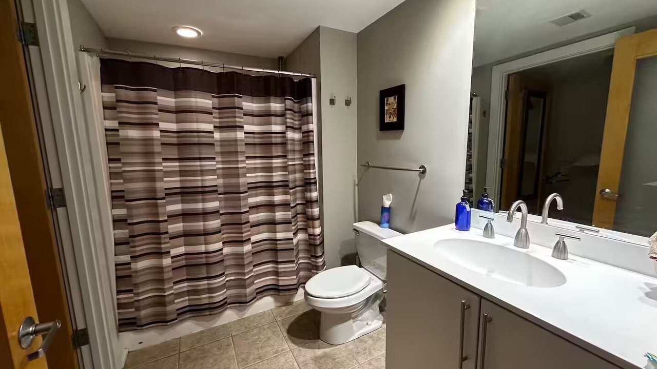 Photo of Bathroom in Downtown Des Moines