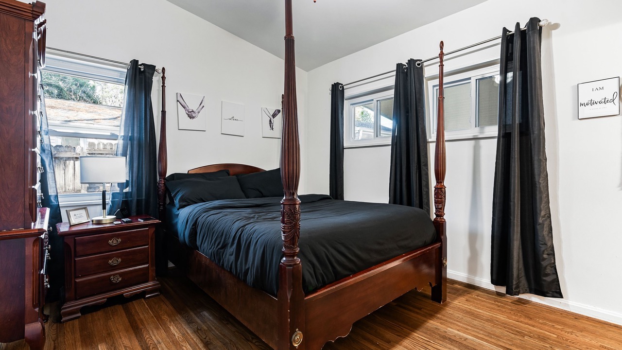 Photo of Bedroom in Crestline Heights