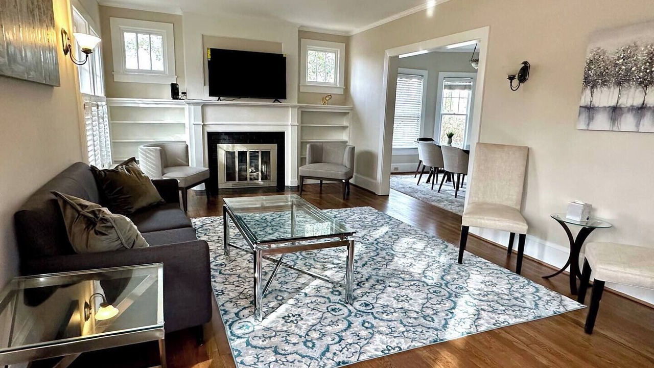 Photo of Livingroom in Bethesda