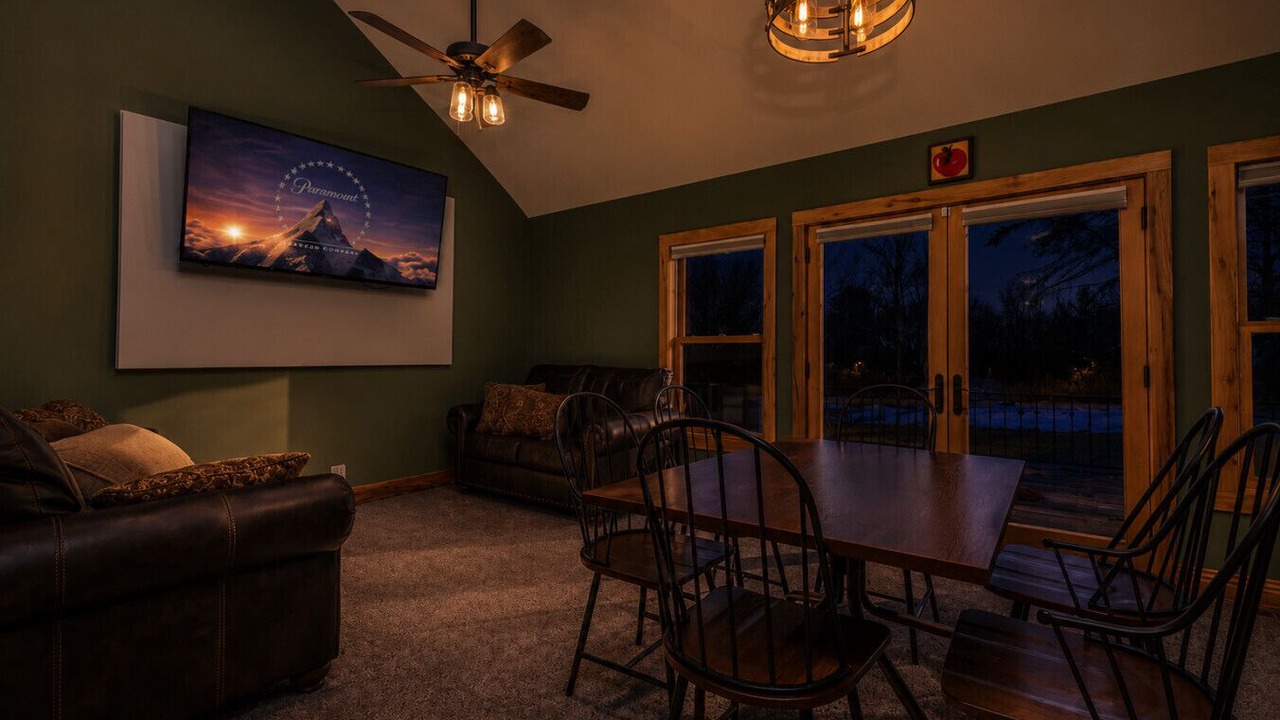 Photo of Livingroom in Apple River