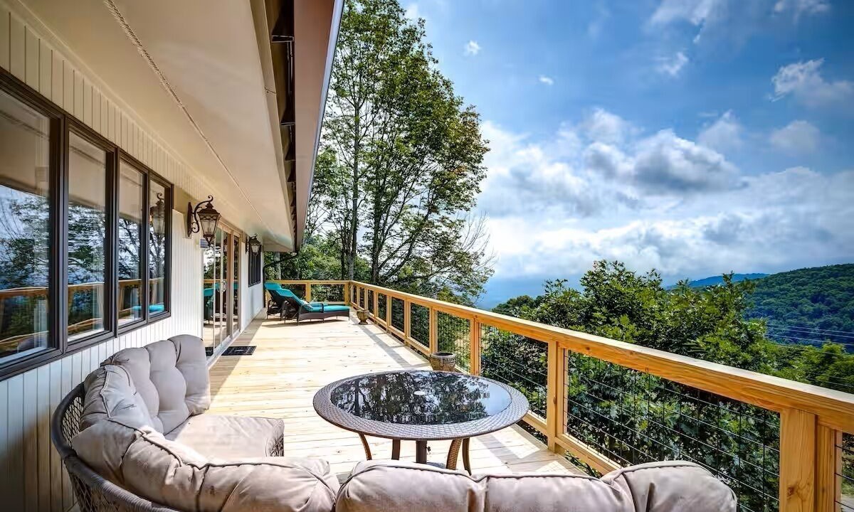 Photo of Patio Balcony in Seven Devils