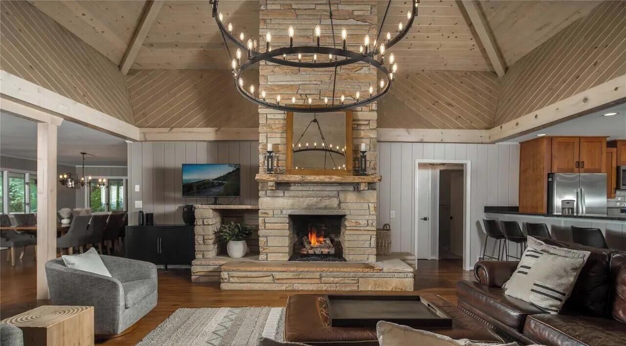 Photo of Livingroom in Seven Devils