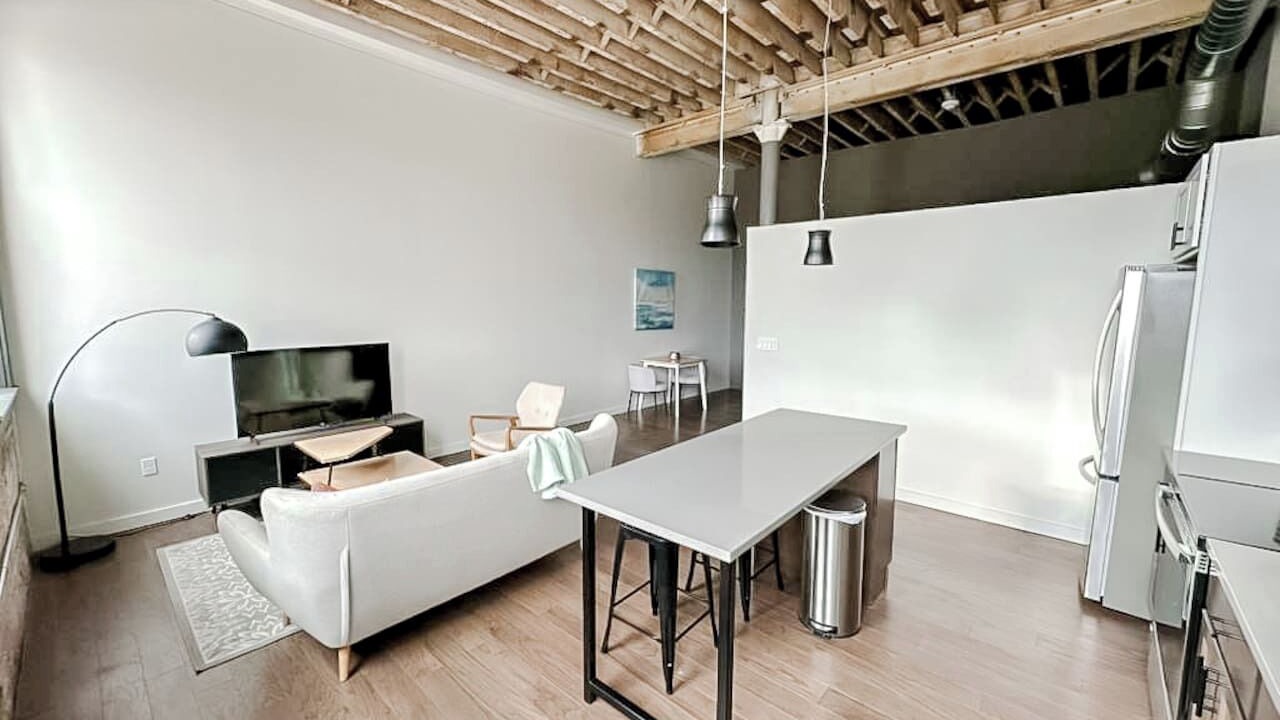 Photo of Livingroom in Newton