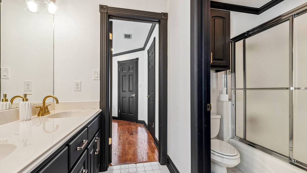 Photo of Bathroom in Round Rock Original Plat