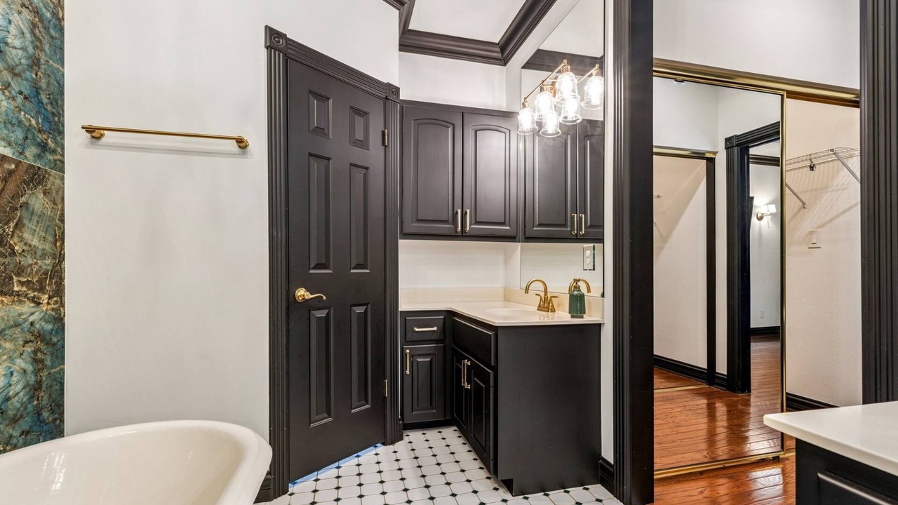 Photo of Bathroom in Round Rock Original Plat