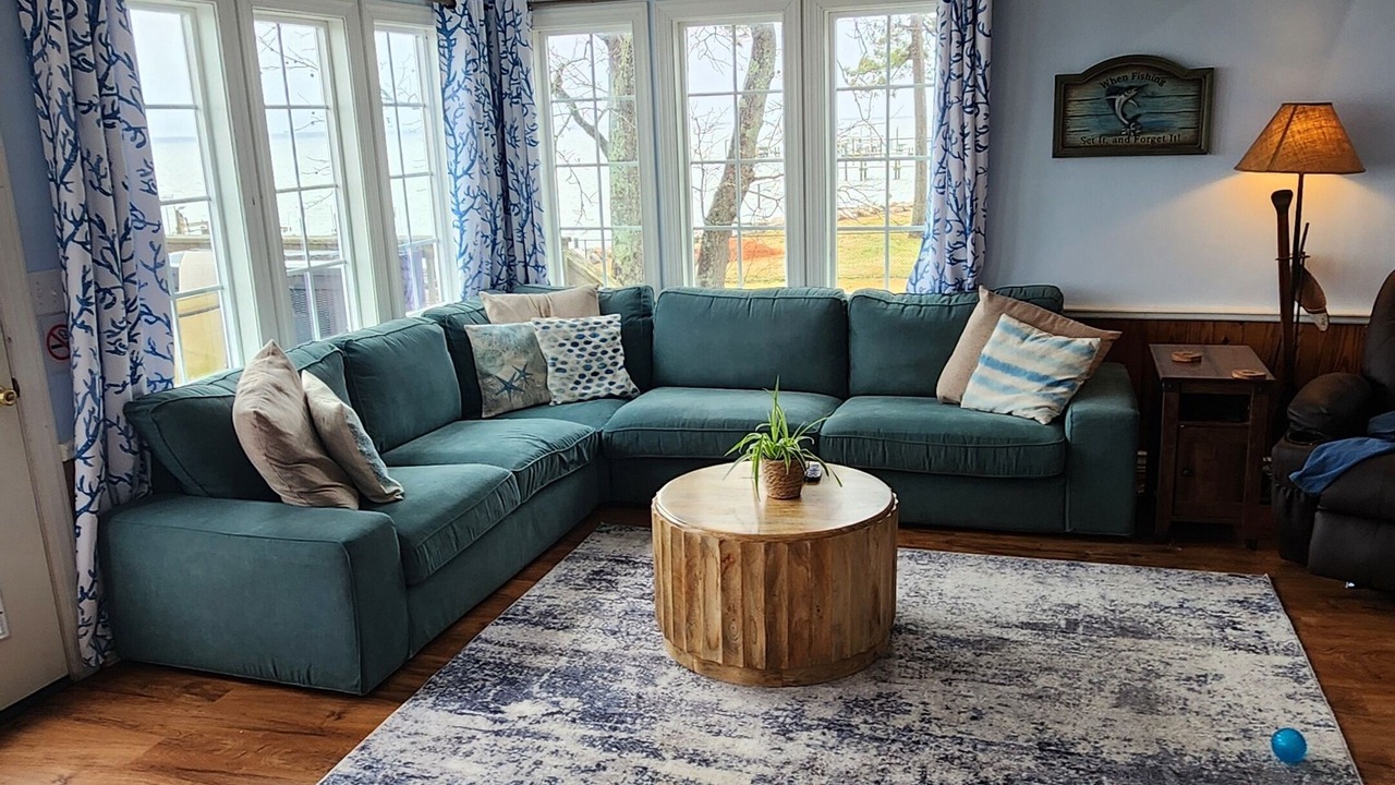 Photo of Livingroom in Aurora