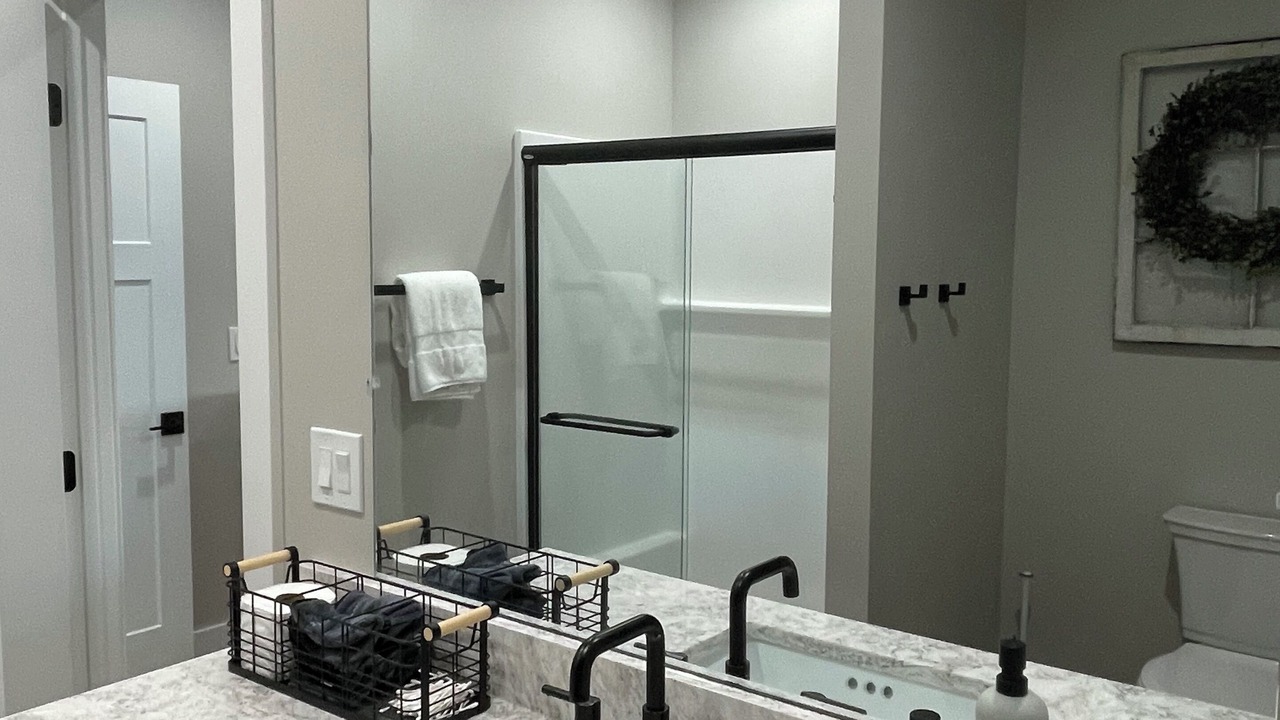 Photo of Bathroom in Booneville