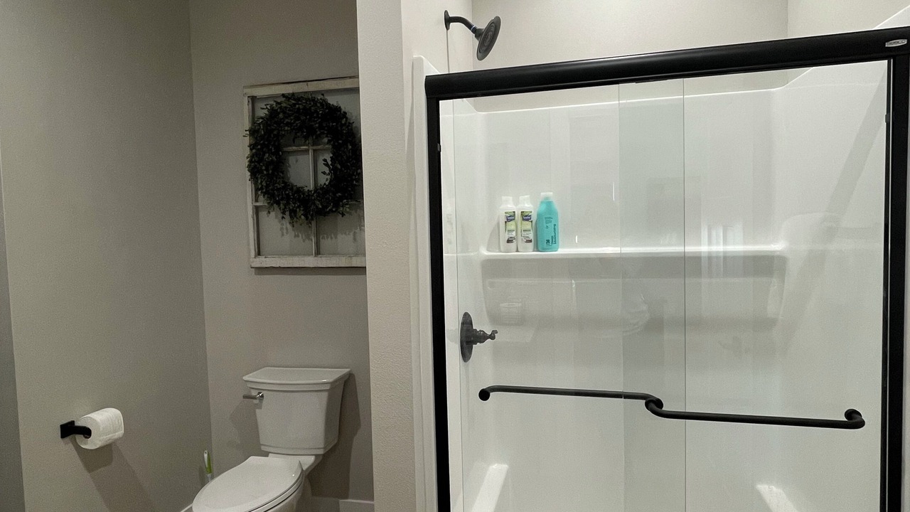 Photo of Bathroom in Booneville