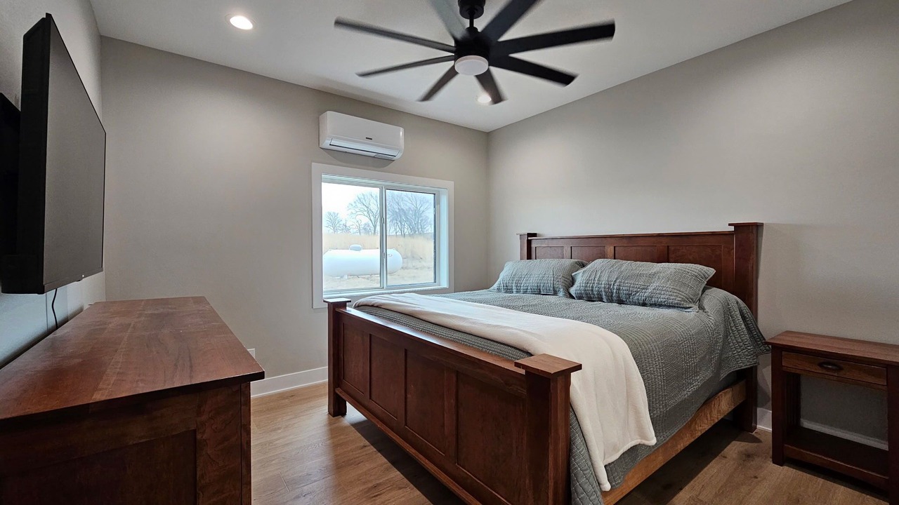 Photo of Bedroom in Booneville